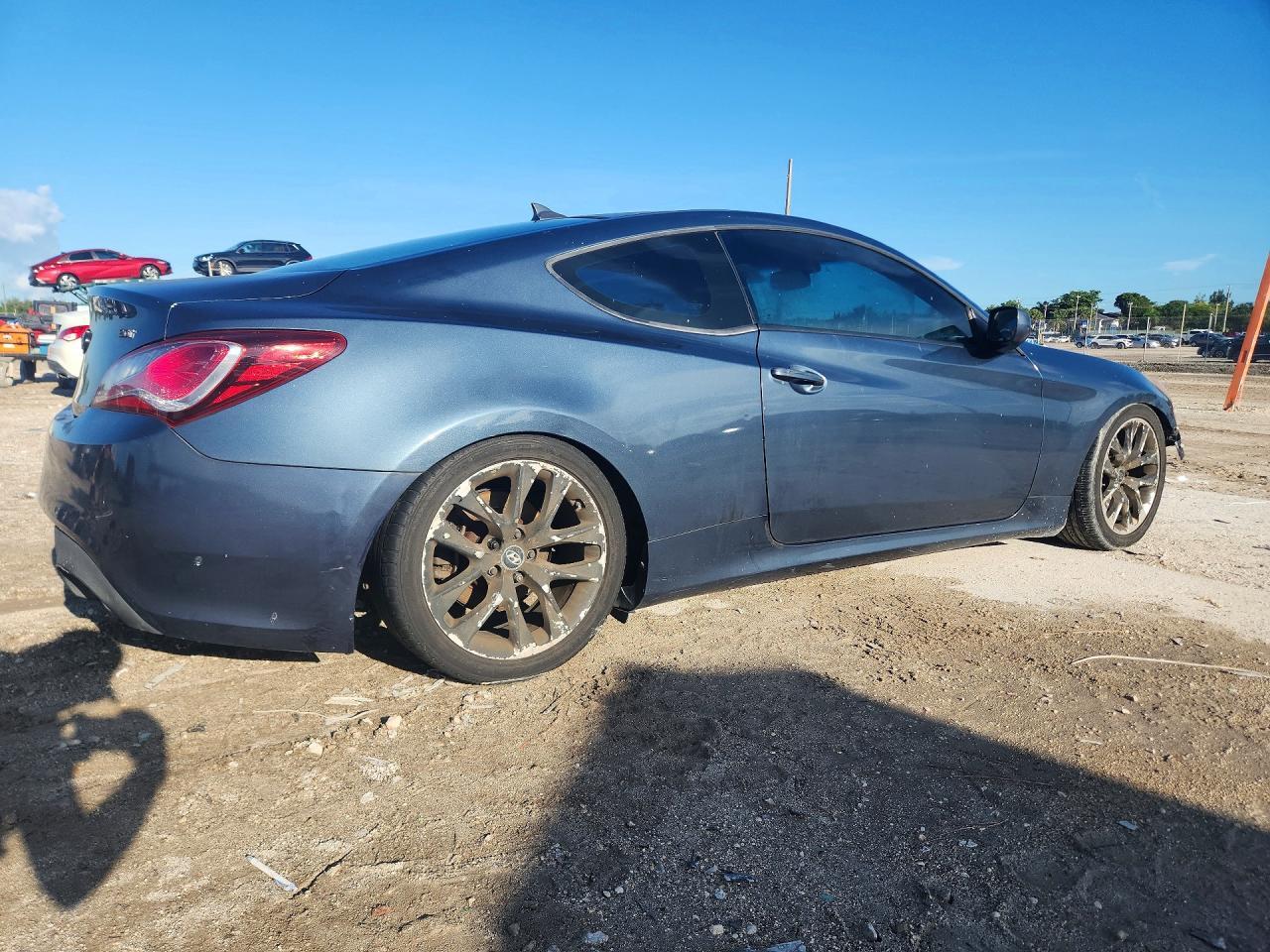 2013 Hyundai Genesis Coupe 2.0T Premium - zdjęcie 3