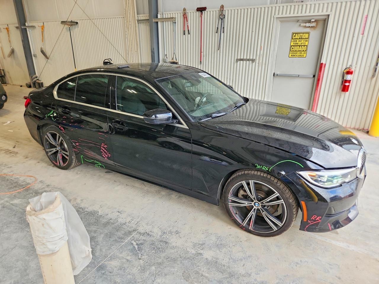 2019 BMW Seria 3 330i - zdjęcie 4
