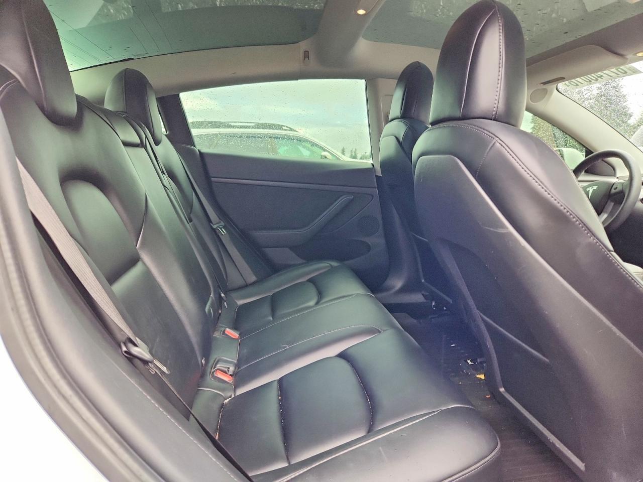 2021 Tesla Model 3 - zdjęcie 10