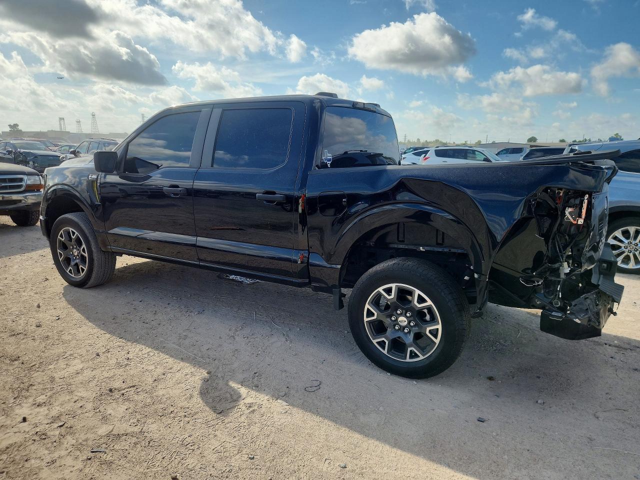 2025 Ford F150 Stx - zdjęcie 2
