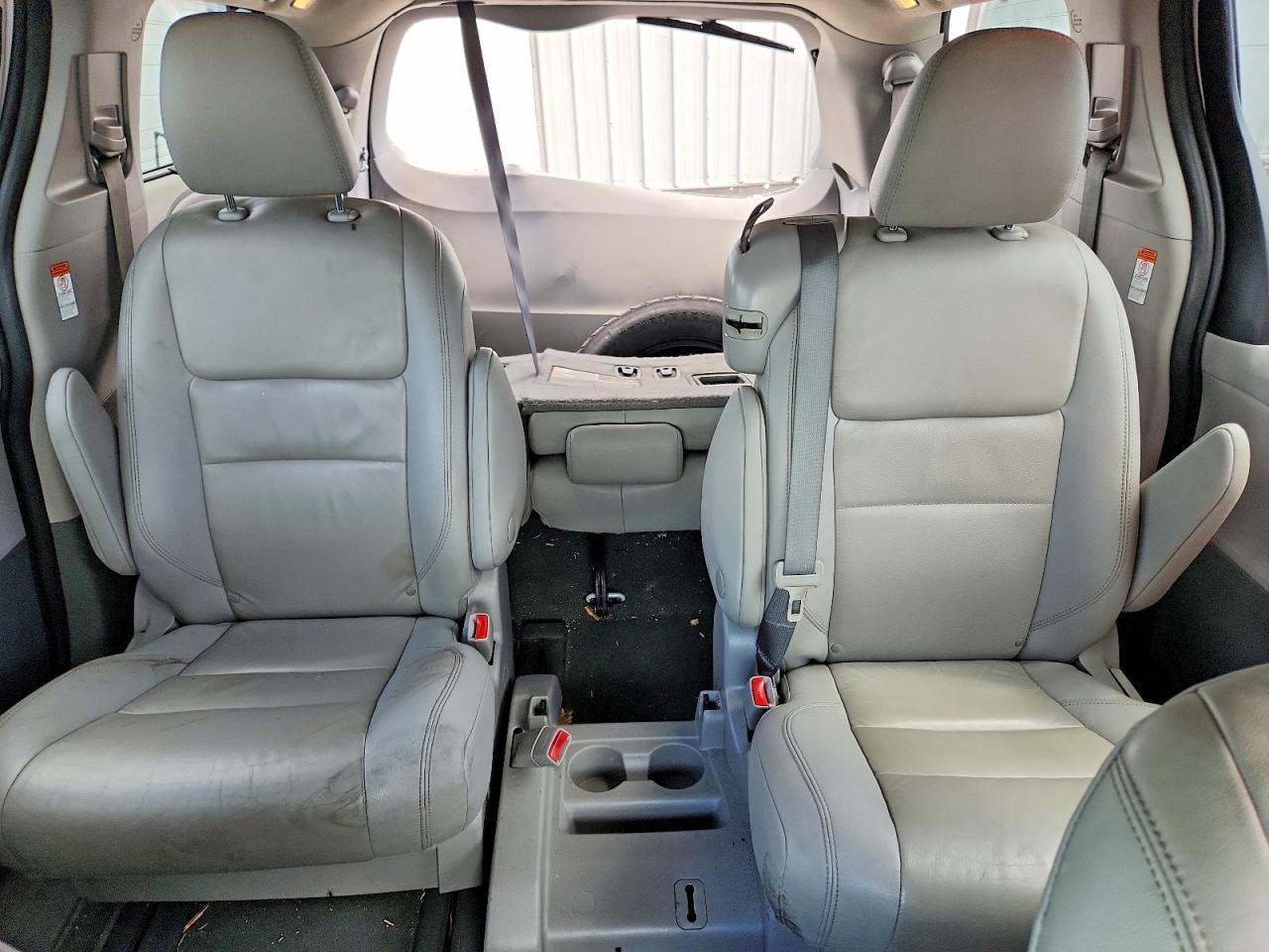 2020 Toyota Sienna Xle 8-Passenger - zdjęcie 10