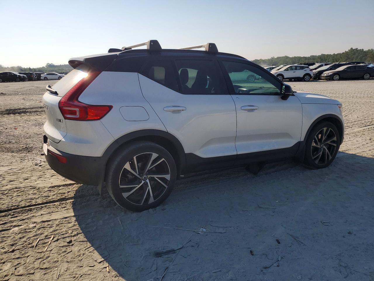 2021 Volvo Xc40 T5 R-Design - zdjęcie 3