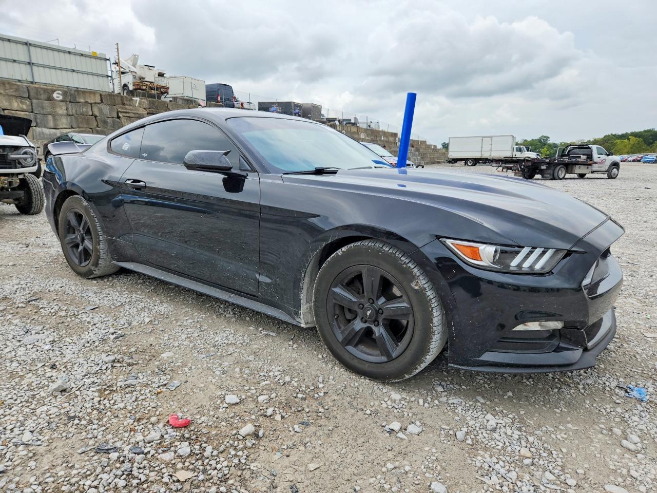 2017 Ford Mustang - zdjęcie 4