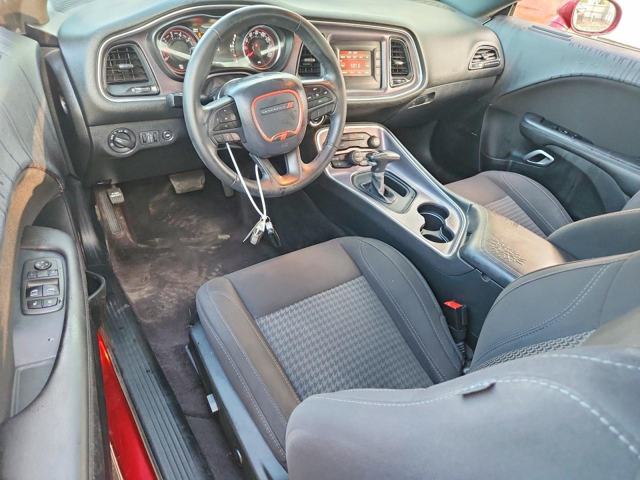2017 Dodge Challenger Sxt - zdjęcie 8