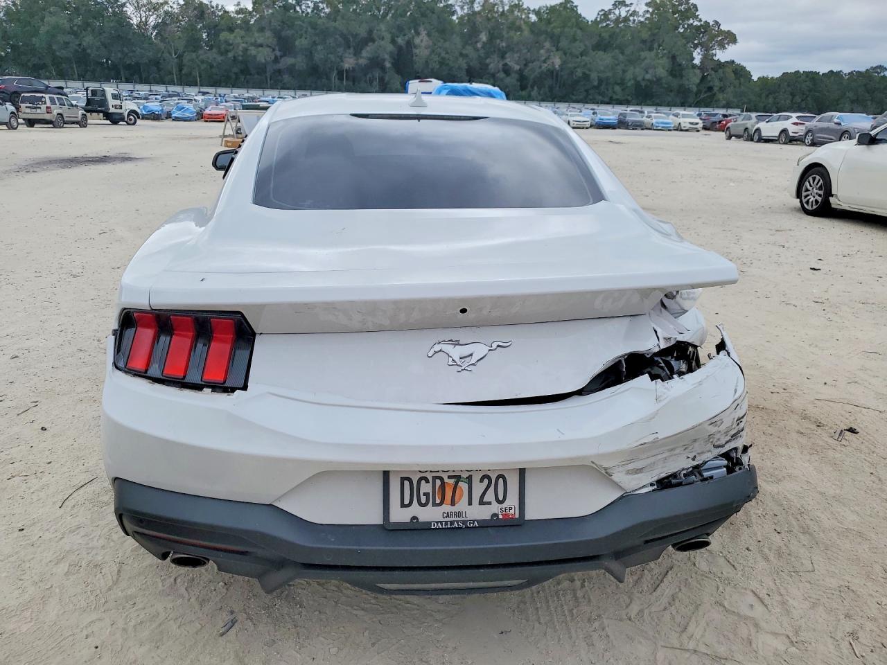 2025 Ford Mustang - zdjęcie 6