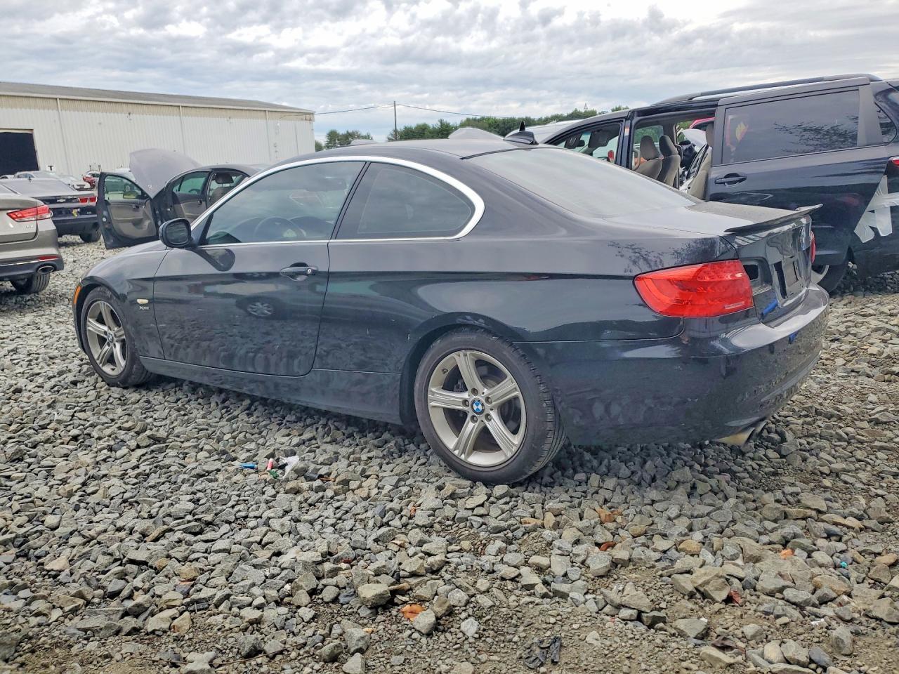 2013 BMW Seria 3 Coupe 328i - zdjęcie 2