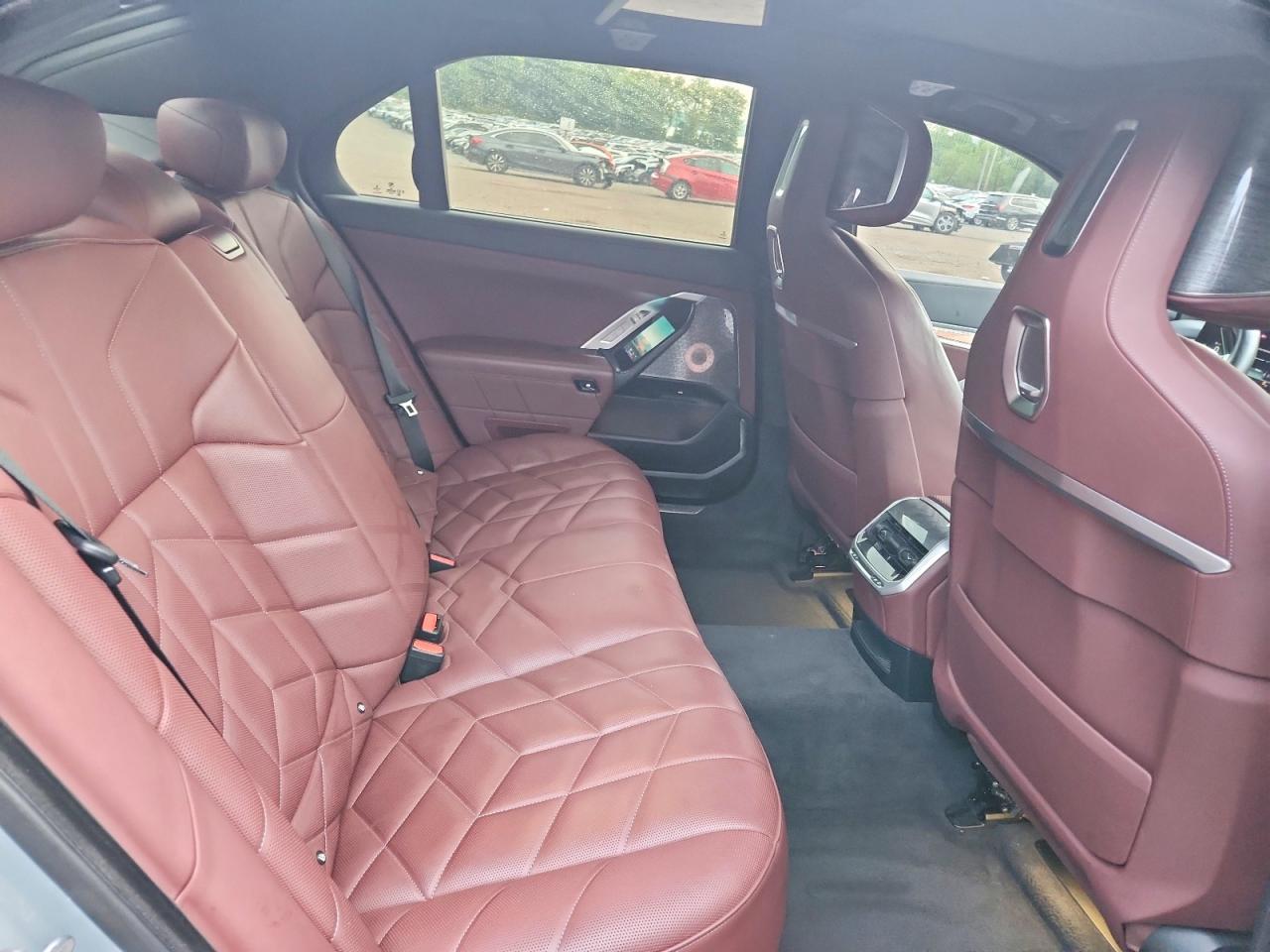 2023 BMW Seria 7 760i - zdjęcie 10