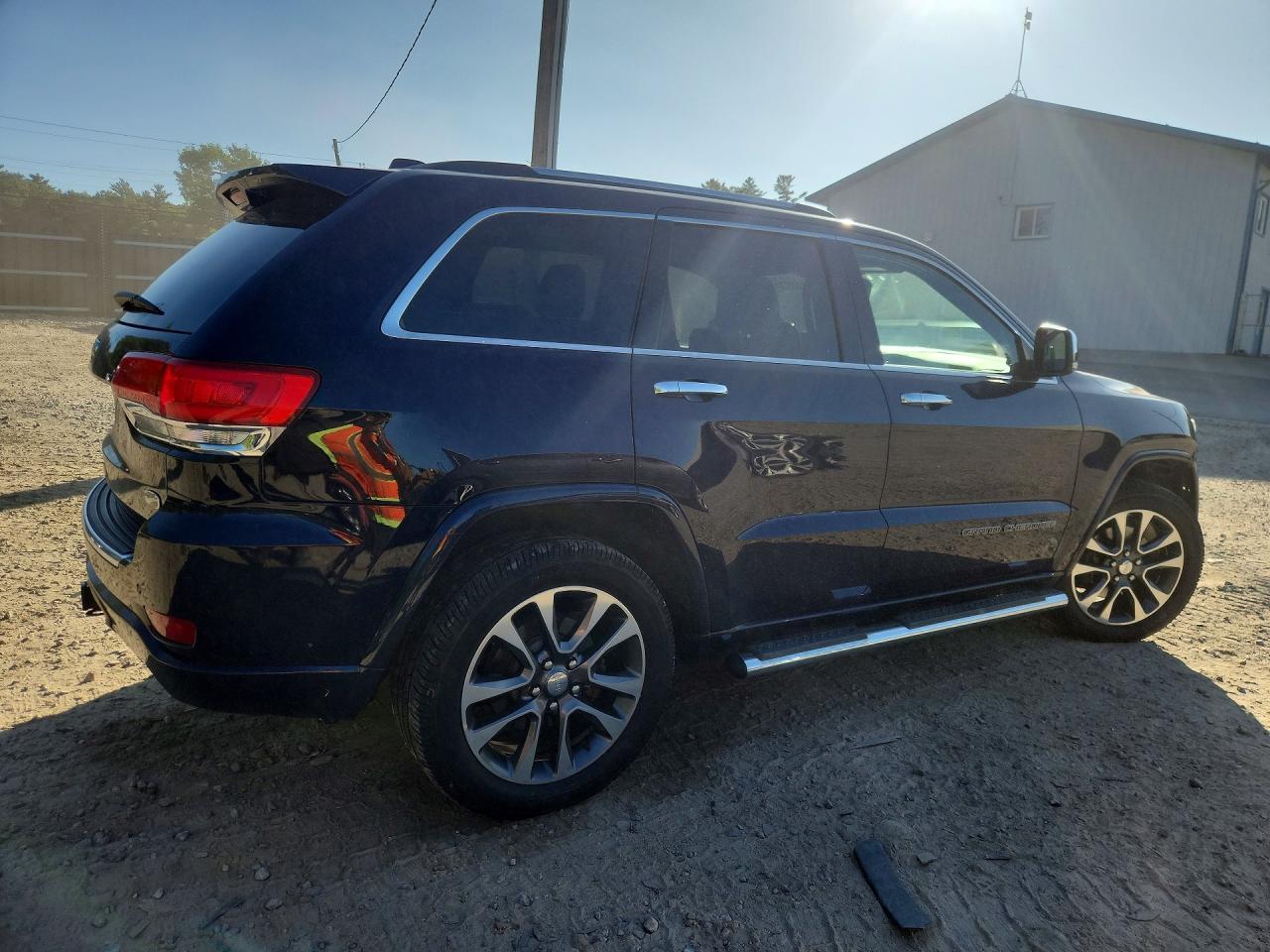 2017 Jeep Grand Cherokee Overland - zdjęcie 3