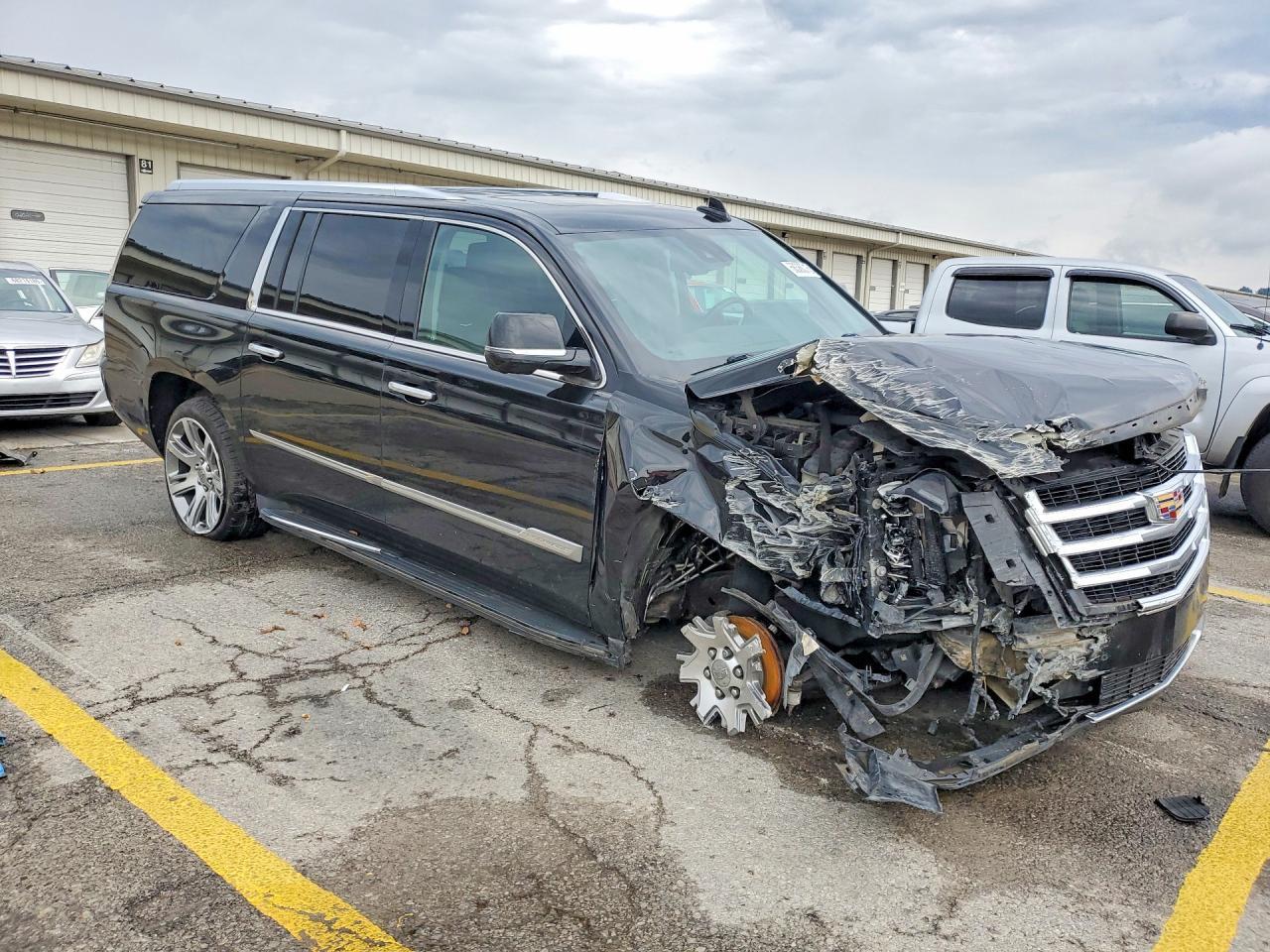 2016 Cadillac Escalade Esv Luxury - zdjęcie 4