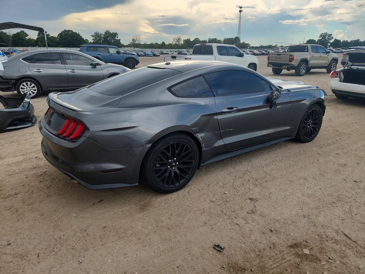 2016 Ford Mustang - zdjęcie 3