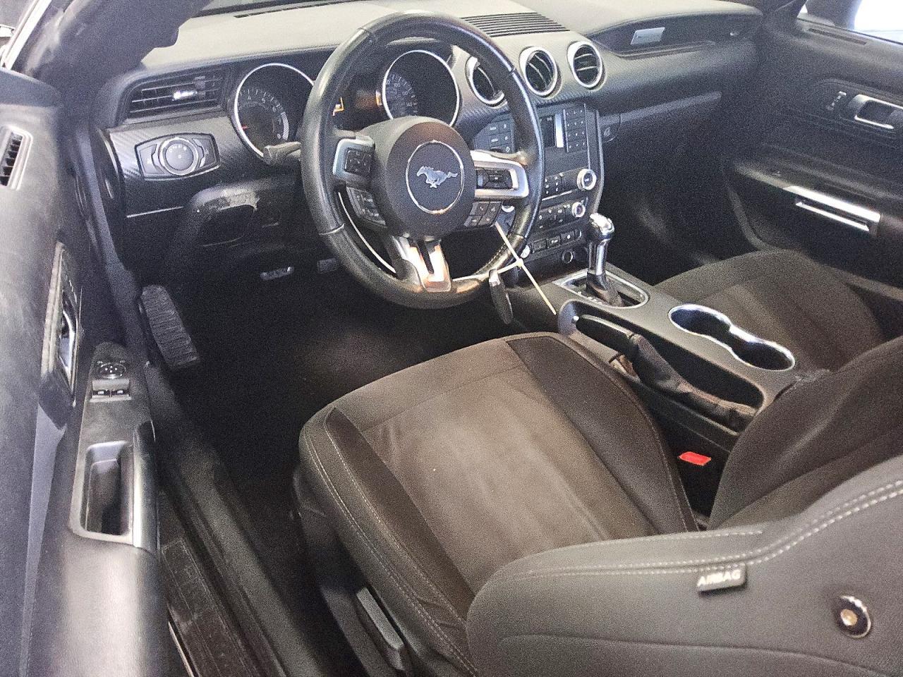 2019 Ford Mustang - zdjęcie 8