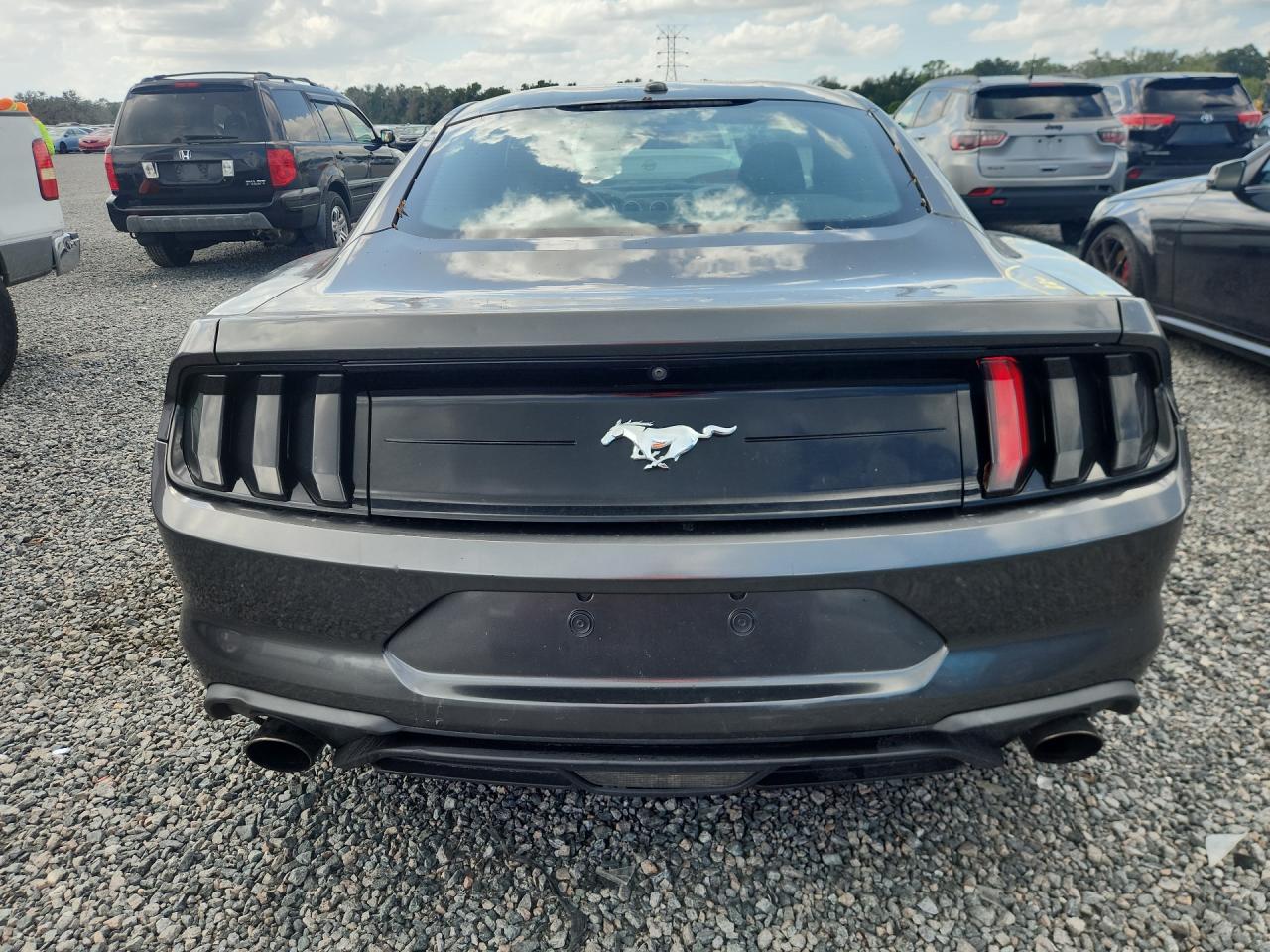 2019 Ford Mustang - zdjęcie 6