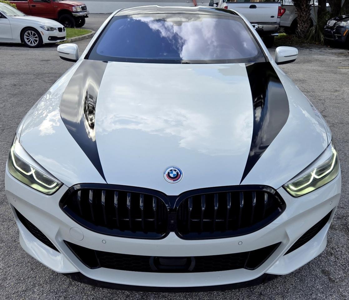 2022 BMW M850Xi - zdjęcie 8