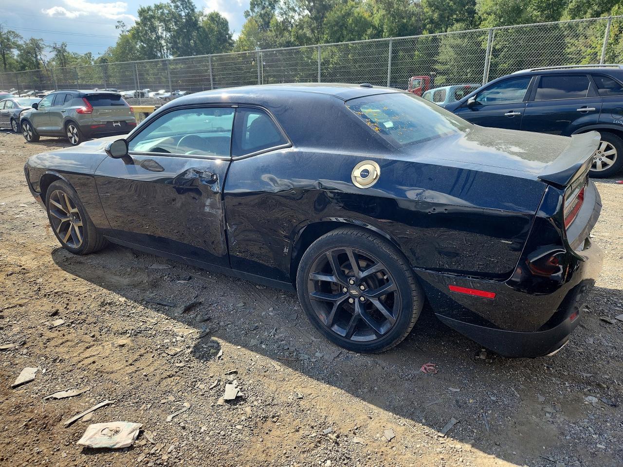 2022 Dodge Challenger Sxt - zdjęcie 2
