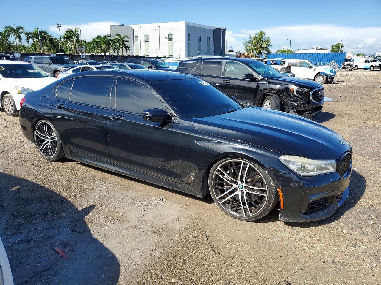 2016 BMW 750 I - zdjęcie 4