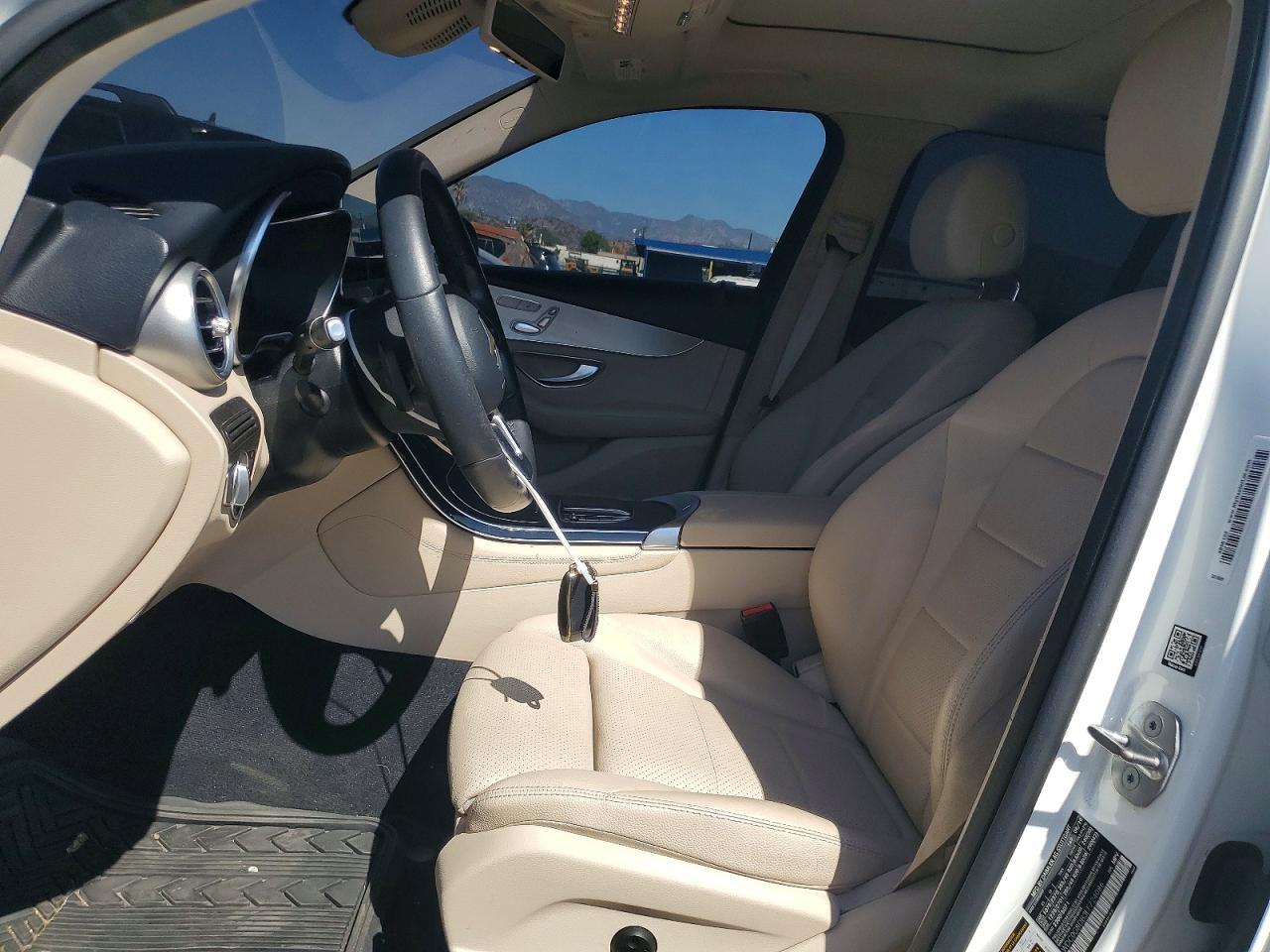 2020 Mercedes-Benz Glc 300 - zdjęcie 7