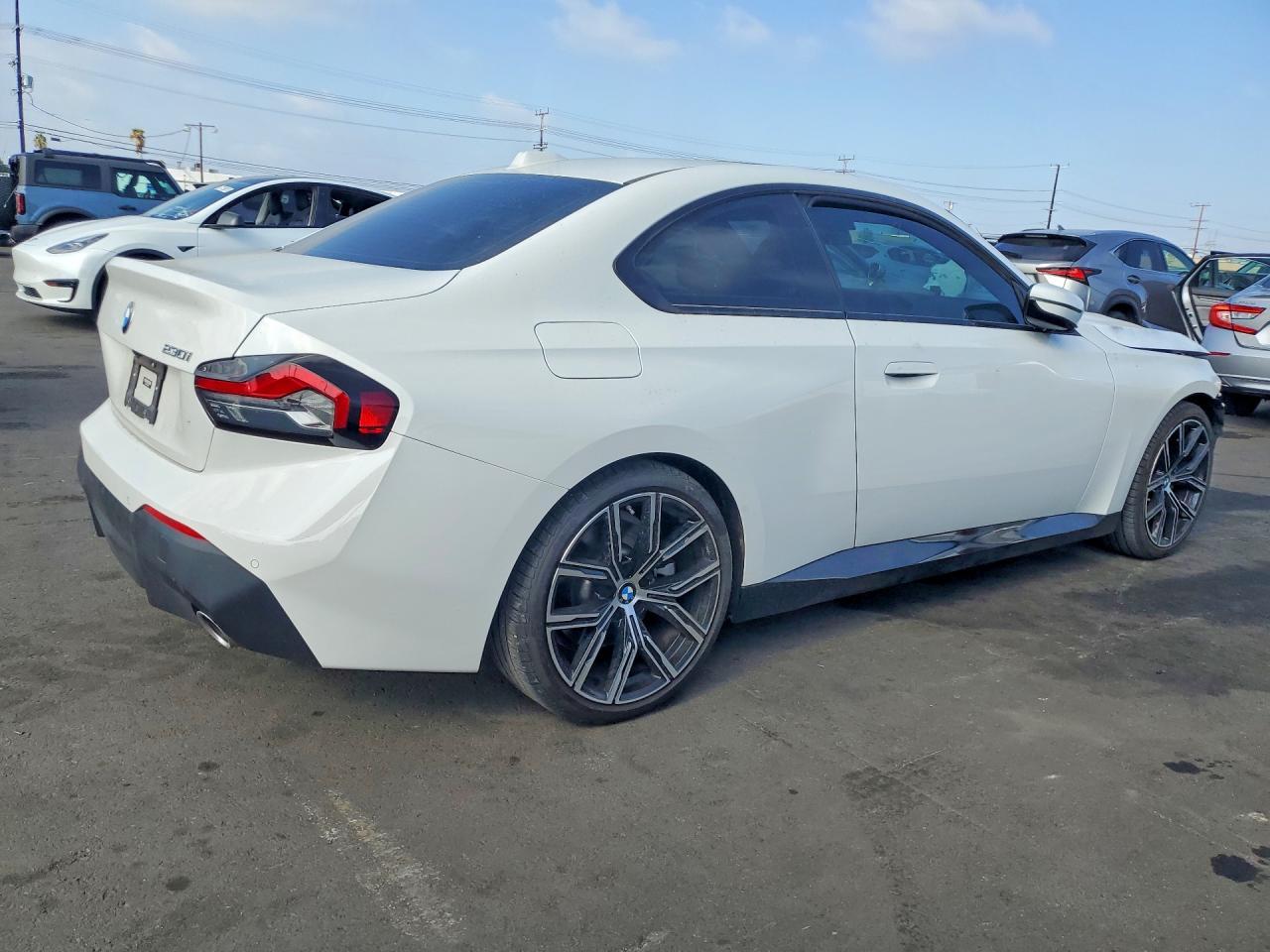 2023 BMW 230I - zdjęcie 3