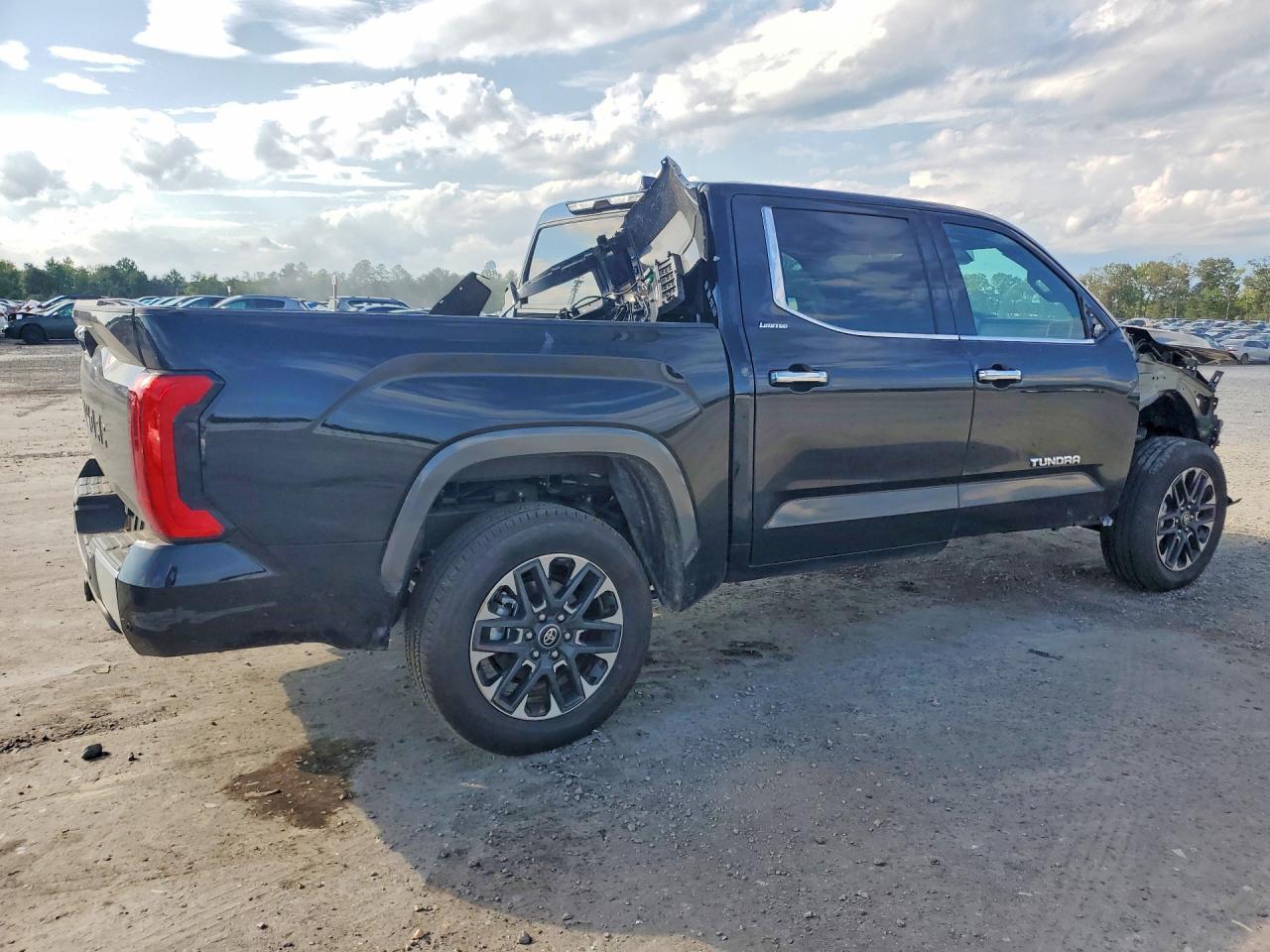 2026 Toyota Tundra Crewmax Limited - zdjęcie 3