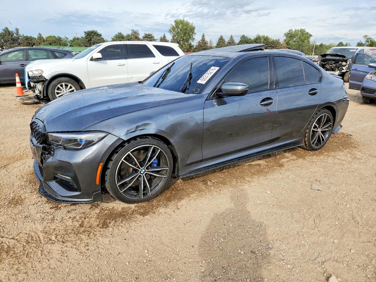 2019 BMW Seria 3 330i - zdjęcie główne