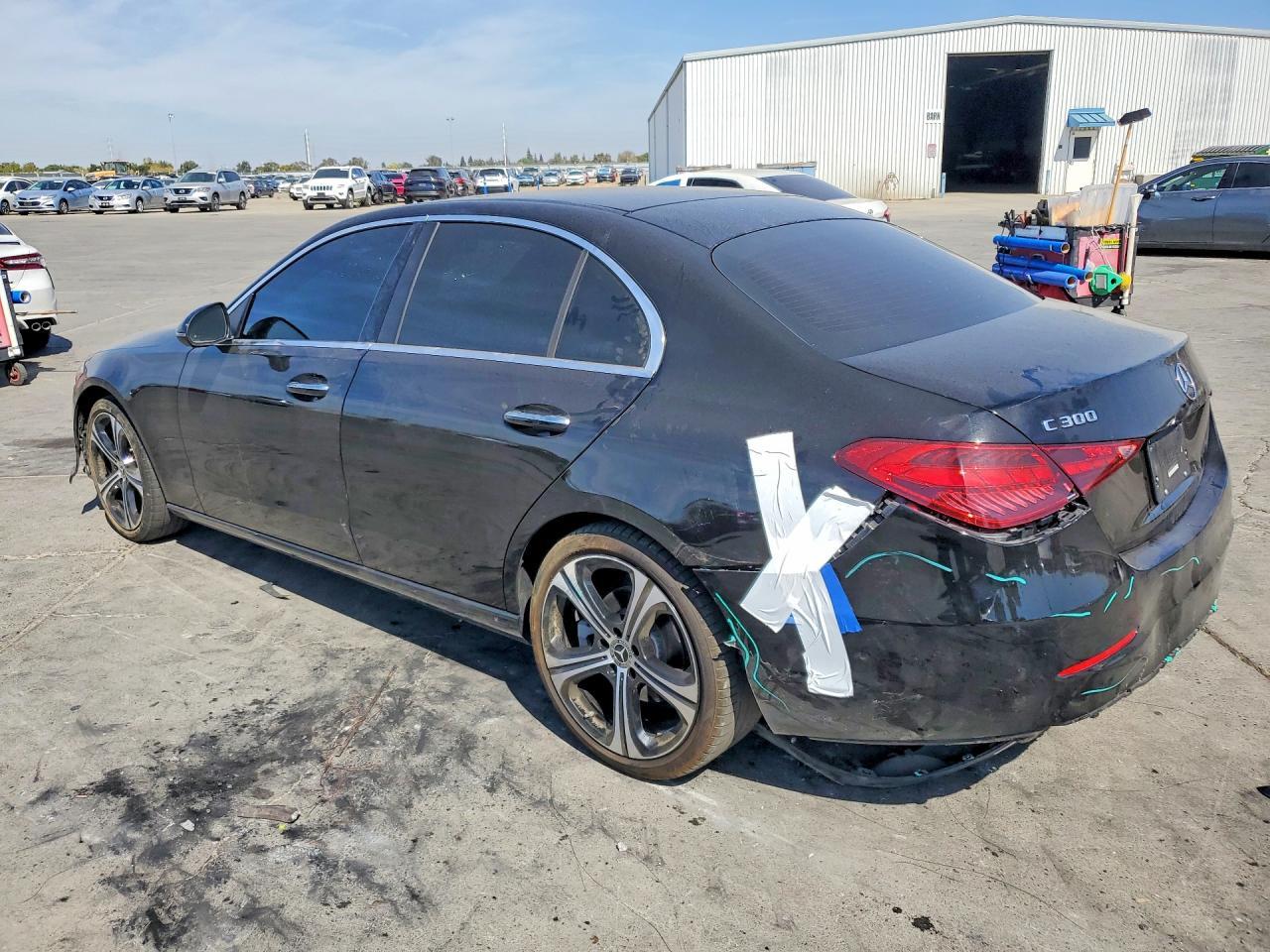 2023 Mercedes-Benz C 300 - zdjęcie 2