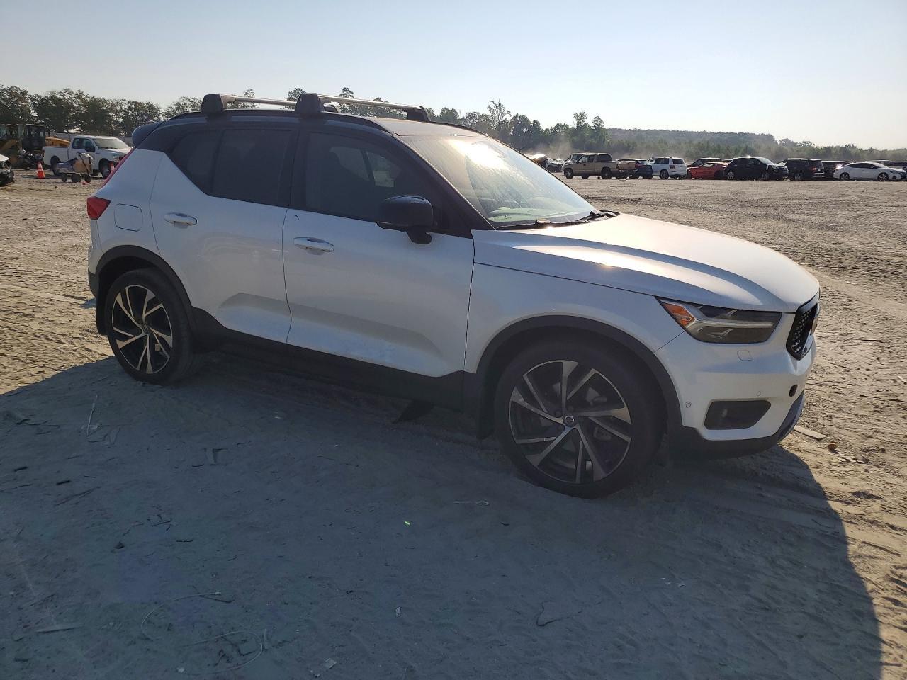 2021 Volvo Xc40 T5 R-Design - zdjęcie 4