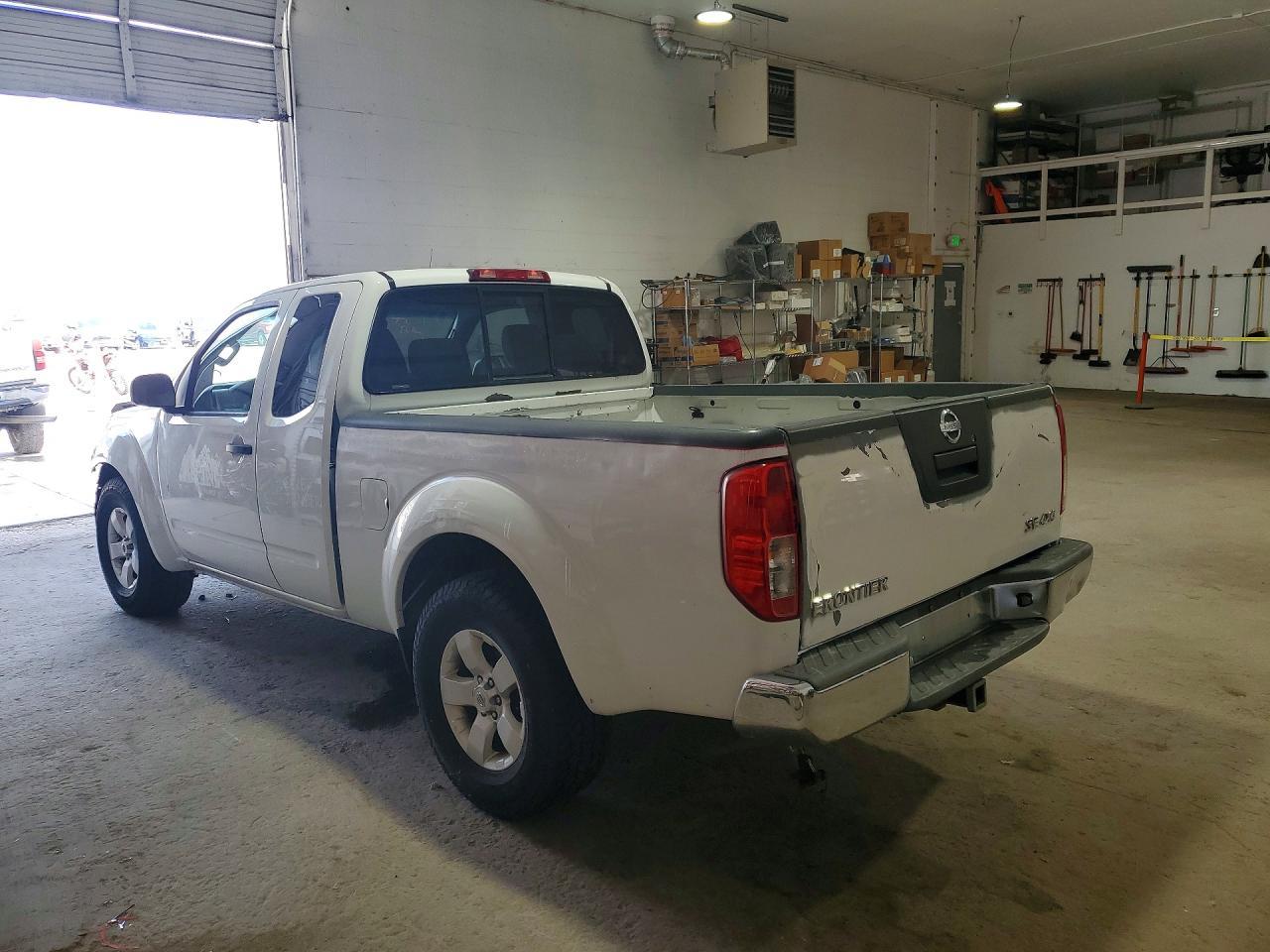 2013 Nissan Frontier Sv V6 - zdjęcie 2
