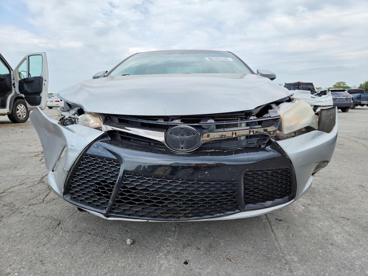 2015 Toyota Camry Se - zdjęcie 5