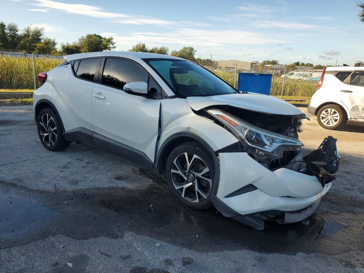 2018 Toyota C-Hr Xle - zdjęcie 4