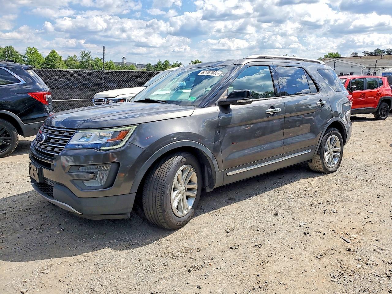 2017 Ford Explorer Xlt - zdjęcie główne