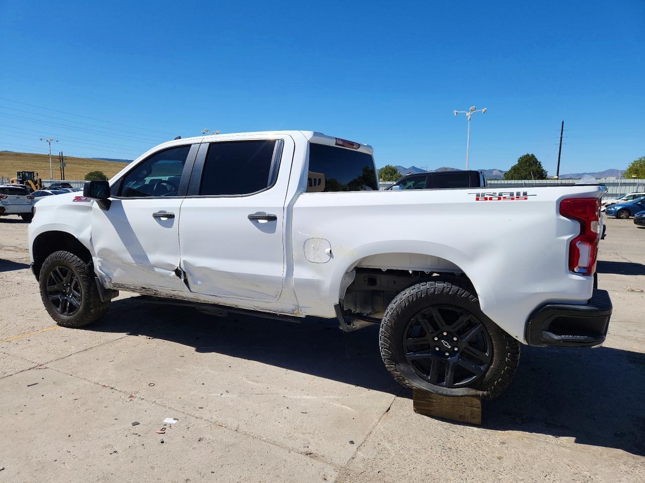 2021 Chevrolet Silverado K1500 Trail Boss Custom - zdjęcie 2