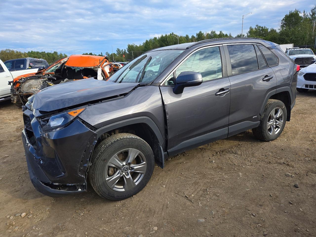 2023 Toyota Rav4 Le - zdjęcie główne