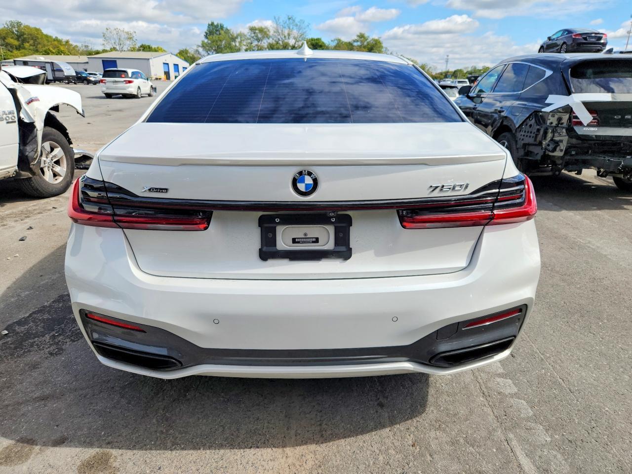 2021 BMW Seria 7 750i - zdjęcie 6