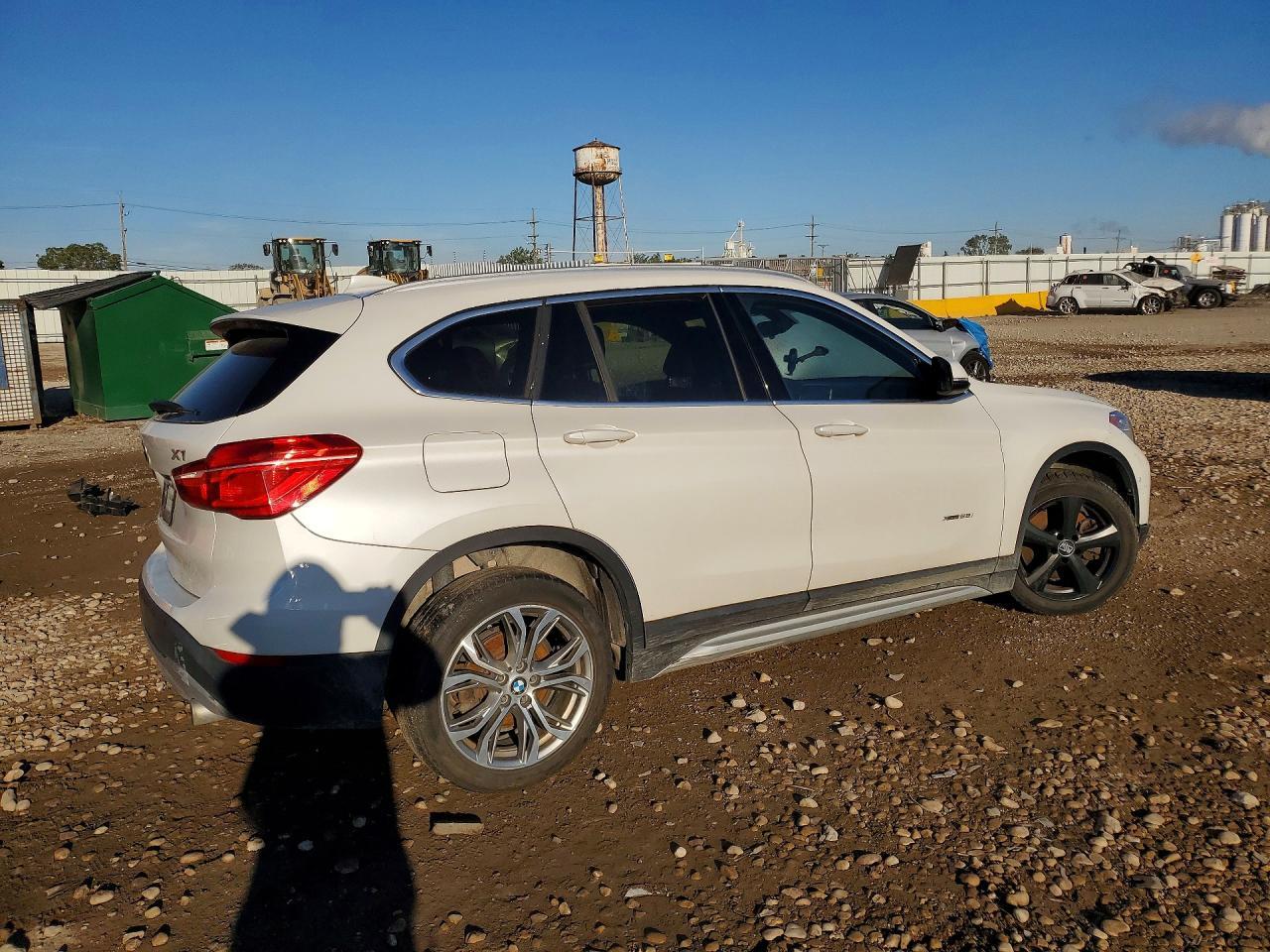 2016 BMW X1 xDrive28I - zdjęcie 3