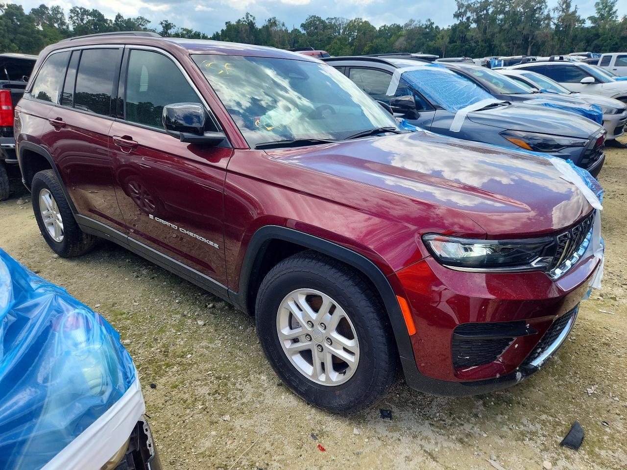 2025 Jeep Grand Cherokee Laredo - zdjęcie 4