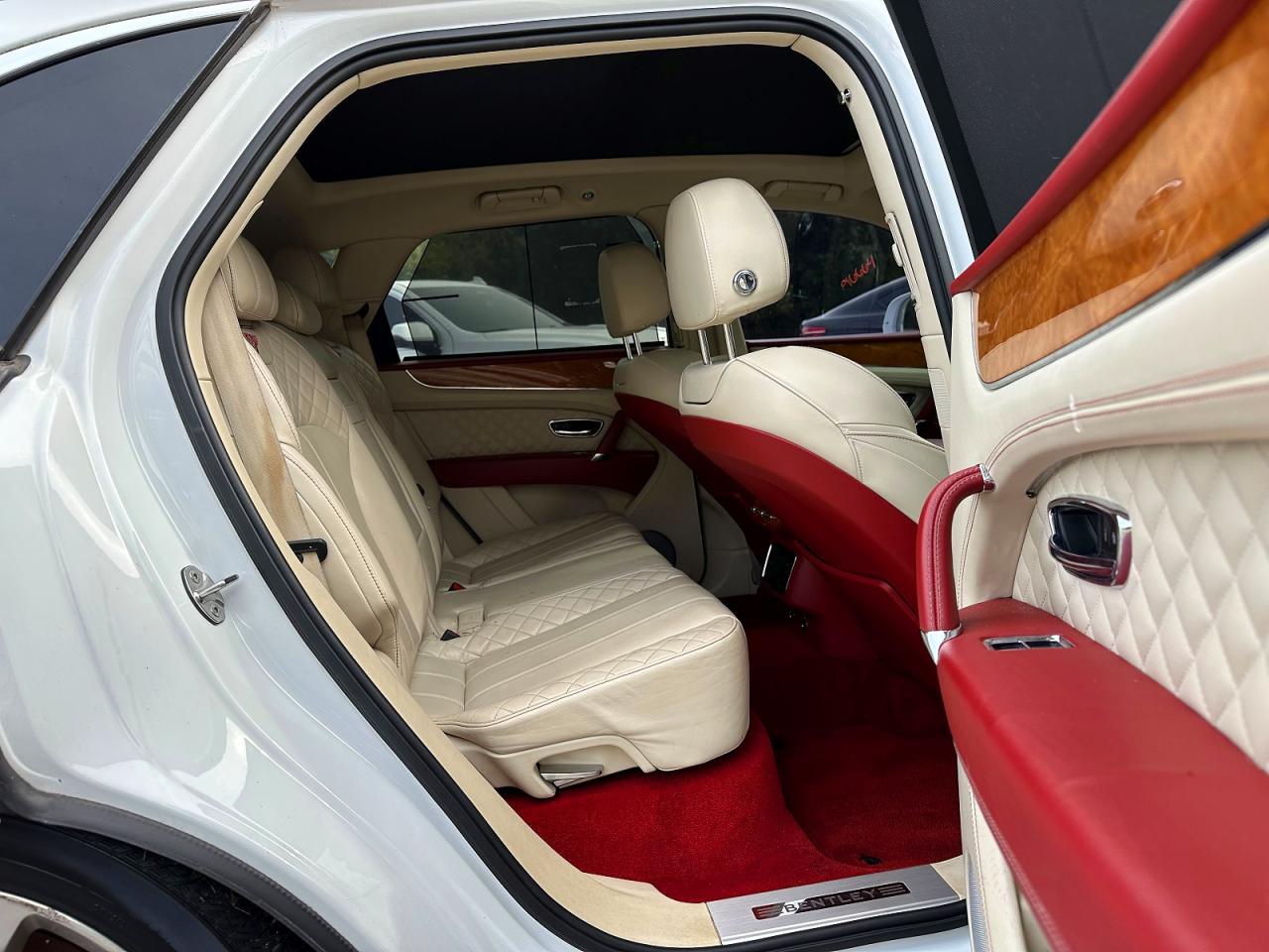 2017 Bentley Bentayga - zdjęcie 8
