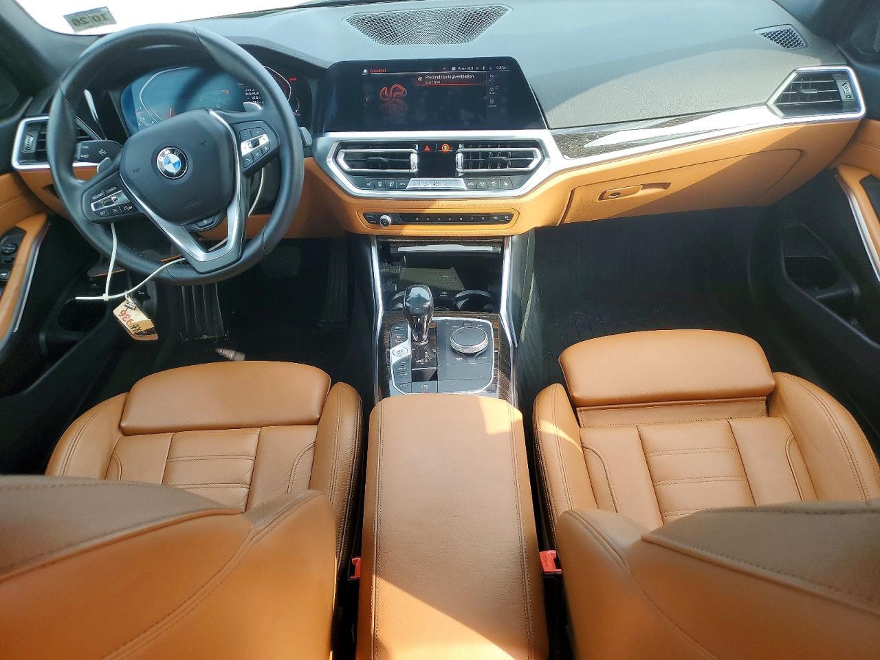 2021 BMW Seria 3 330i - zdjęcie 8