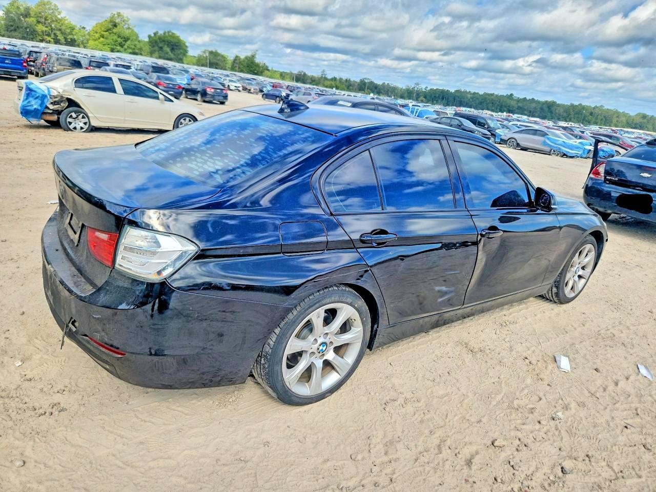 2015 BMW 320 I - zdjęcie 3