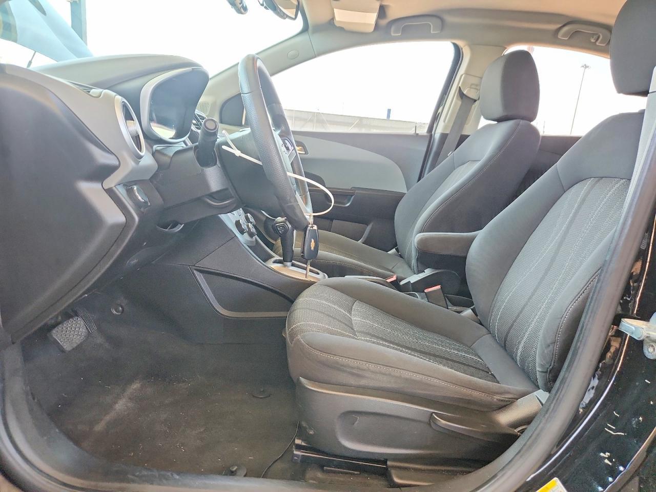 2019 Chevrolet Sonic Lt - zdjęcie 7