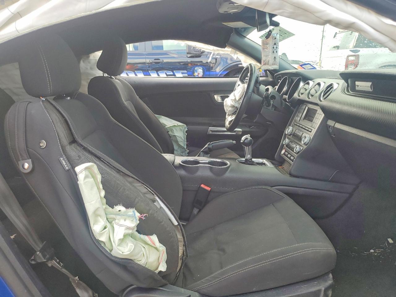2018 Ford Mustang - zdjęcie 7
