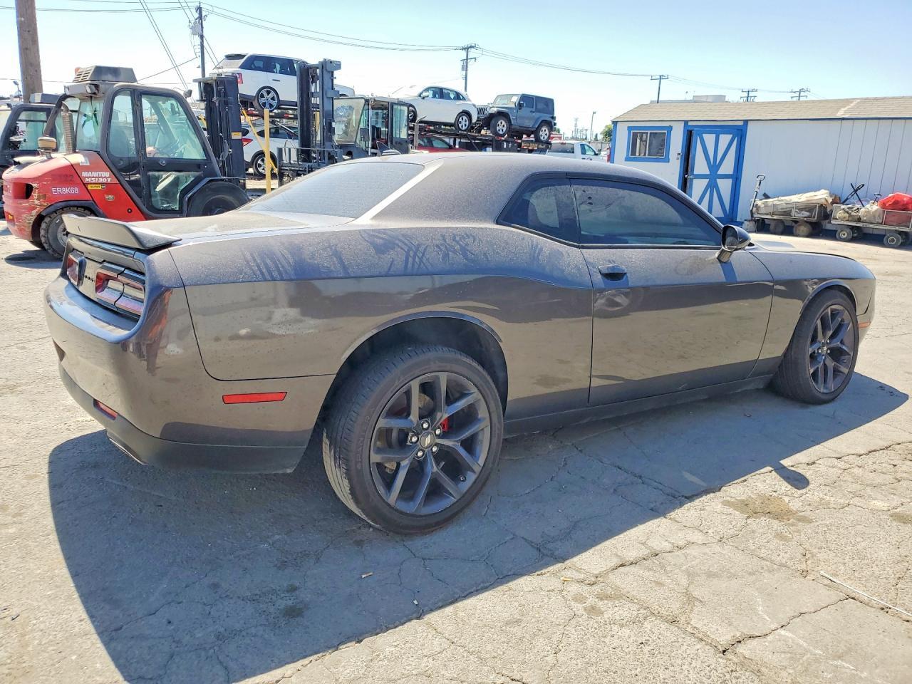 2022 Dodge Challenger Sxt - zdjęcie 3