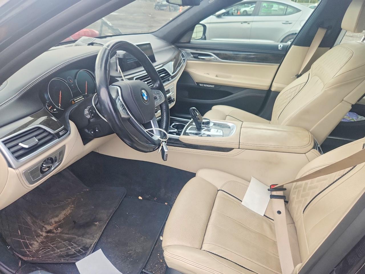 2018 BMW Seria 7 B7 - zdjęcie 7