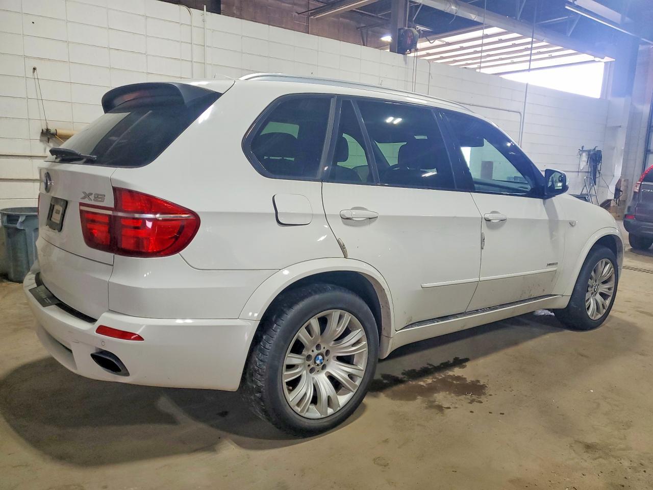 2013 BMW X5 xDrive50I - zdjęcie 3