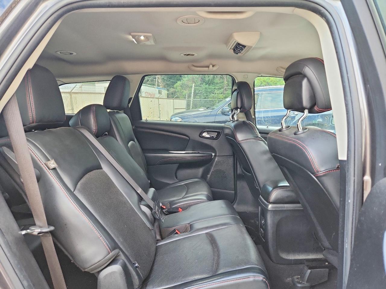 2015 Dodge Journey R/T - zdjęcie 11