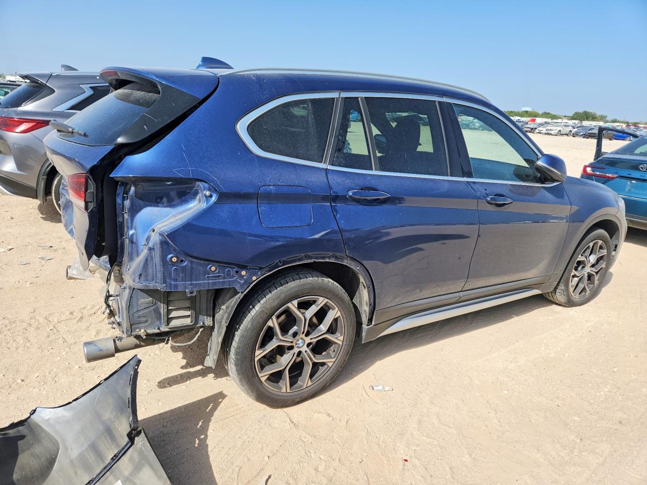 2021 BMW X1 xDrive28I - zdjęcie 3