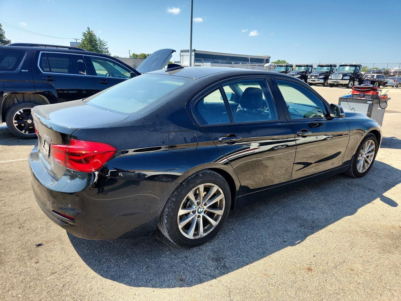 2017 BMW Seria 3 320i - zdjęcie 3