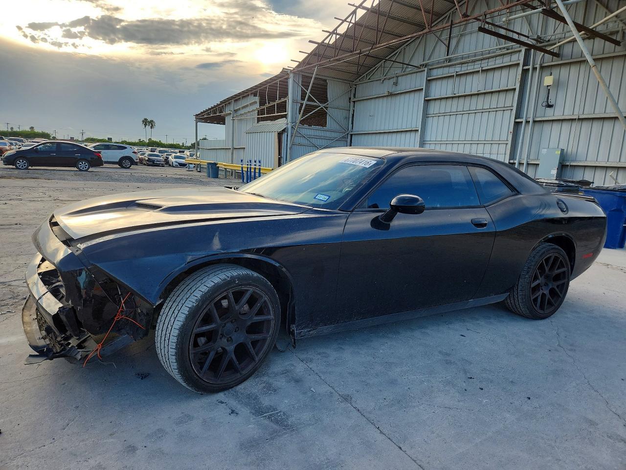 2016 Dodge Challenger Sxt - zdjęcie główne