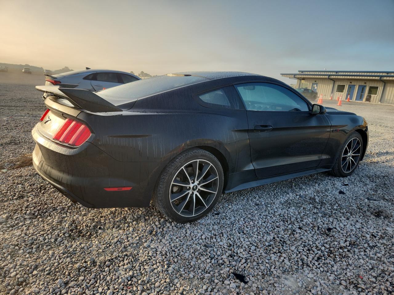 2017 Ford Mustang - zdjęcie 3