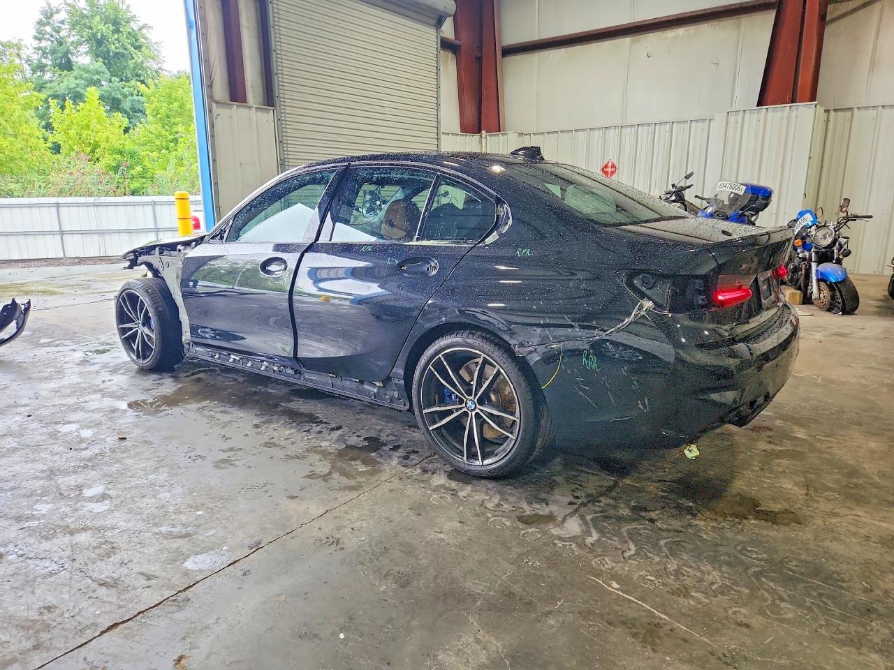 2022 BMW Seria 3 M340i - zdjęcie 2