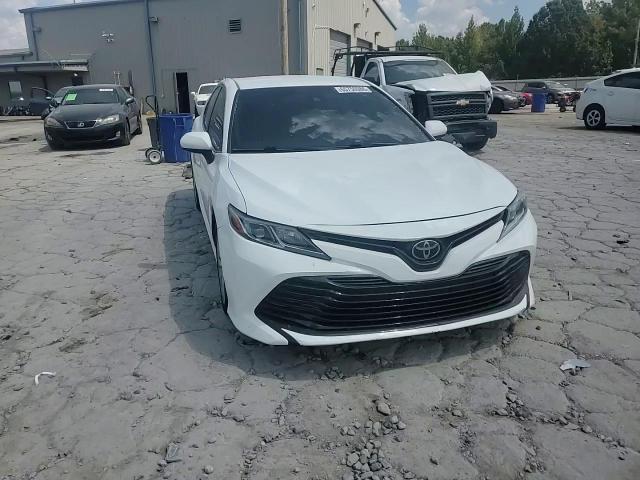 2019 Toyota Camry Le - zdjęcie 13