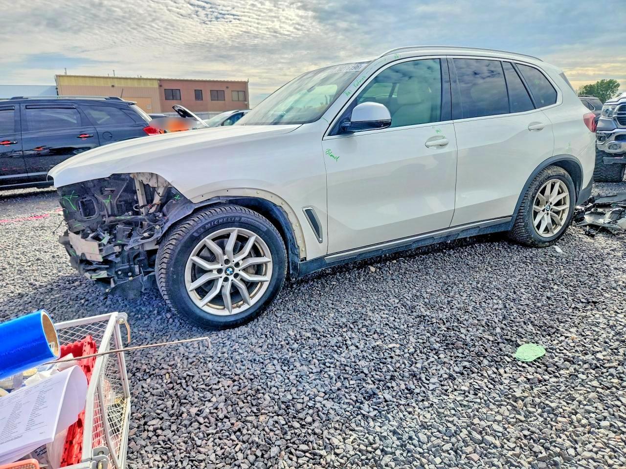 2021 BMW X5 - zdjęcie główne